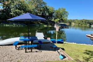 Lakefront Suite Dock, No-Wake Cove & Firepit