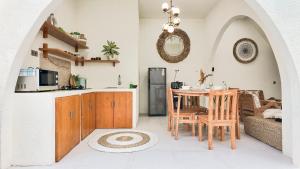 2BR villa central Seminyak, walking distance to Cafes and Restaurant