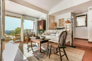 Design Andalusian Cortijo In Estepona With Cottage