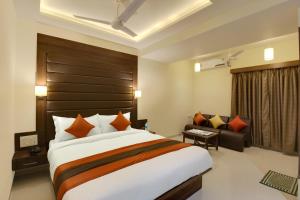 Hotel Heritage - Near Navrangpura
