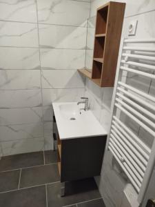 T2 centre Lourdes, proche sanctuaire avec balcon