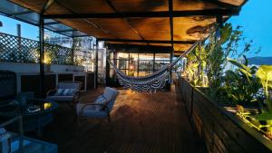 Unique solar penthouse with jacuzzi and sauna in central Athens