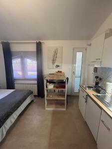 Cozy studio, Rosi 1, with free public parking and free WiFi