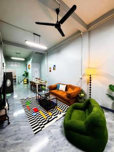 Cloudy Nest Phayathai Entire 4 Storey House for 10PP 8-min Walk to BTS & Airport Link