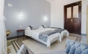 Regina House by Halldis