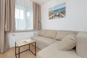 Chłapowo Cosy Apartment with a Balcony by Noclegi Renters