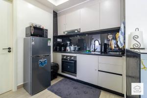 Upendo Bliss- heated pool , gym , sauna, beautiful balcony with sliding door for seamless outdoor and indoor living