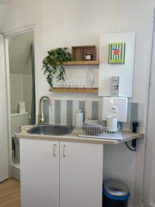 New Modern Studio Paris 16 Near Boulogne, Roland Garros, Metro, Eiffel tower, Parc des princes