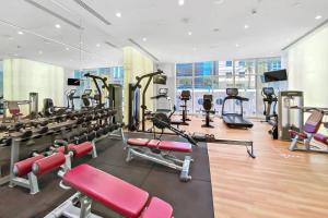 Free Housekeeping Visits During Your Stay - StayShort - Elegant 1 Bedroom in Dubai Marina that Sleeps 4