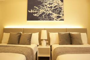 Stay near Mall of Asia, MOA Arena, SMX PICC & NAIA - Adie Suite