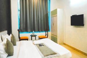Hotel Royal in - Laxmi Nagar Metro