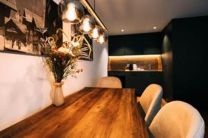 Alpina Four - Charming Apartment Prime Location