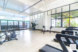 Upendo Bliss - heated pool, sauna , gym and a beatufil balcony with sliding door Ensuring a seamless indoor and outdoor living