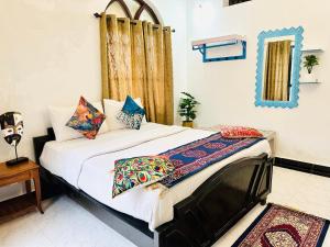 9BHK EMERALD ESTATE RETREAT by GRStays