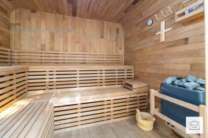 Upendo Bliss - heated pool, sauna , gym and a beatufil balcony with sliding door Ensuring a seamless indoor and outdoor living