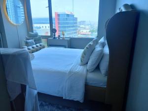Amazing 1 5BR unit Connected to Eastwood Mall