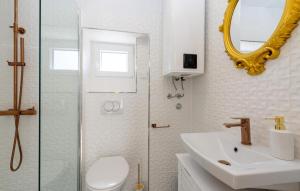 Lovely Home In Benkovac