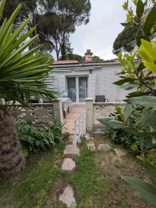 La Casita de Noe con vista al Pantano de San Juan