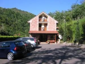 La Salmonera Cangas de Onís - Caño