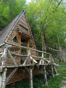 Chalet en Ariège insolite avec vue montagne, calme, nature et ciel étoilé