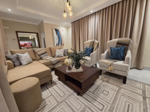 Luxury Apartment 75 Leaders