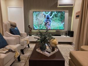Luxury Apartment 75 Leaders