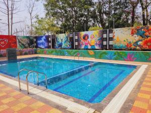 NS Dosti Cottage With Pool By Glitz