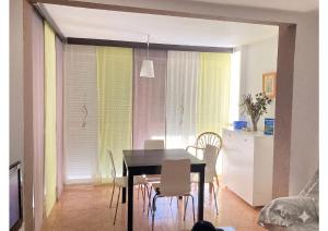 Apartamento Benidorm- Piscina y parking comunitario