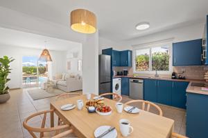 Olivia Del Mar Villa by Nomads - Steps to Beach