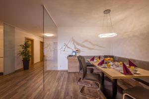 Two-Bedroom Apartment with Balcony (Kristall) room in Aparthotel AlpTirol