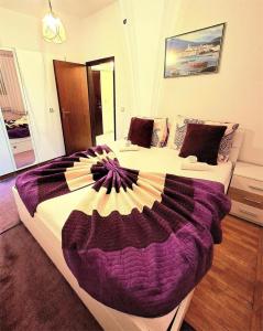 Apartment VITKO near the Beach with Private Parking & Grill Station