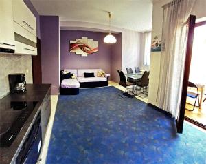 Apartment VITKO near the Beach with Private Parking & Grill Station
