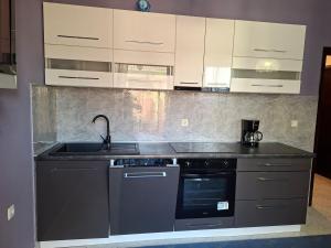 Apartment VITKO near the Beach with Private Parking & Grill Station