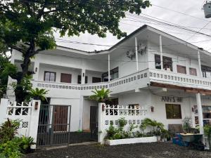 Anns Place