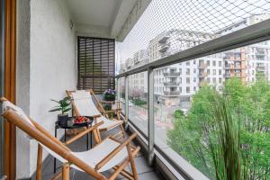 Lumina I 3BR Apart with Balcony I 2 Bathrooms I Parking I AC I Mall Fort Wola