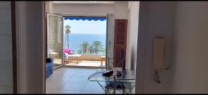 Facing the sea splendid view
