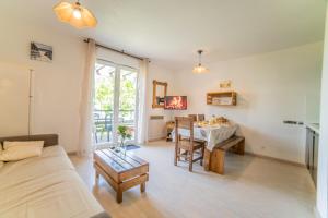 Le Bellevue, 50m lac, piscine, parking, wifi, baignade surveillée