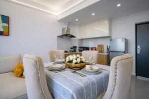 1-Min to Junction Mall, Pool, Gym, Power Backup