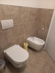 PORTO ROTONDO TRAUMHAFTE FERIENWOHNUNG MIT GARTEN und PARKPLATZ ZU VERMIETEN! APPARTAMENTO VACANZE DA SOGNO A PORTO ROTONDO CON GIARDINO E PARCHEGGIO IN AFFITTO!