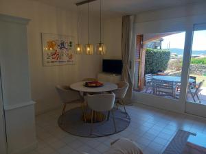 PORTO ROTONDO TRAUMHAFTE FERIENWOHNUNG MIT GARTEN und PARKPLATZ ZU VERMIETEN! APPARTAMENTO VACANZE DA SOGNO A PORTO ROTONDO CON GIARDINO E PARCHEGGIO IN AFFITTO!