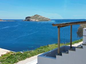 Molos Tinos Cycladic house