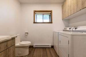 Clematites with Private Spa & Games, Nature & Lake