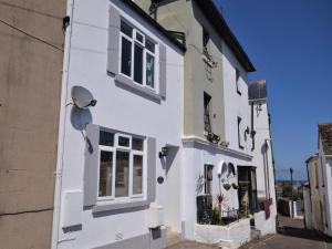 3 Bed in Brixham oc-56862