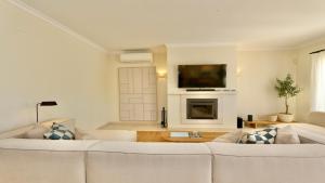 Villa Amendoeira 4 - Clever Details with private "heated" pool