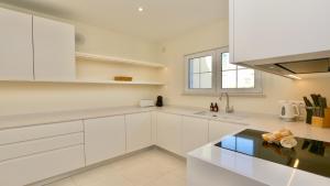 Villa Amendoeira 4 - Clever Details with private "heated" pool