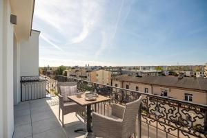 Eleganckie Apartamenty Blisko Tężni Solankowych z Balkonem i Klimatyzacją by Renters Prestige