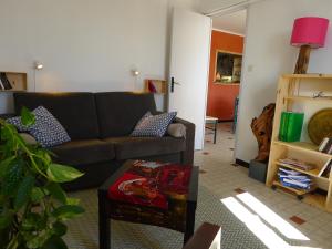 Un balcon sur la Cité médiévale, appartement deux chambres, calme et lumineux