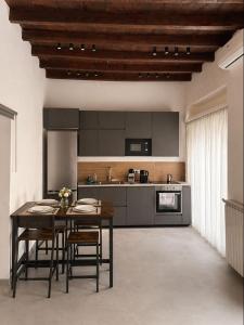 Borgovico Modern Romantic Como Central Apt