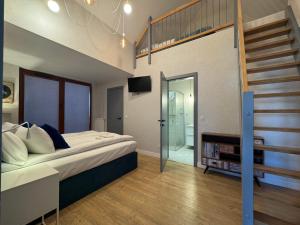 Chmielna Penthouse River View