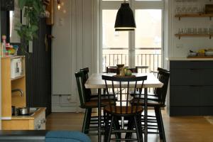 Bright Apartment With Three Balconies On Nørrebro
